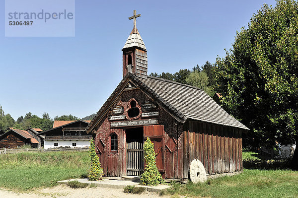 Wallfahrtkapelle Maria vom Guten Rat aus Thierham  Museumsdorf Bayrischer Wald  Tittling  Bayern  Deutschland  Europa