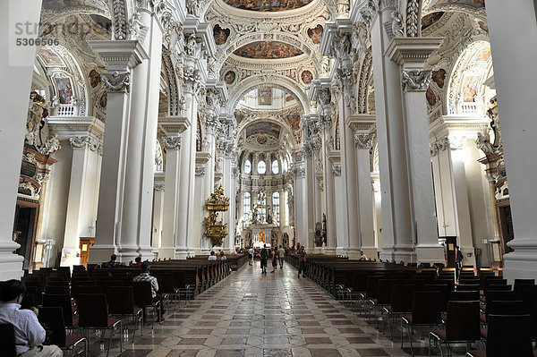 Innenansicht  Dom St. Stephan  Passau  Bayern  Deutschland  Europa