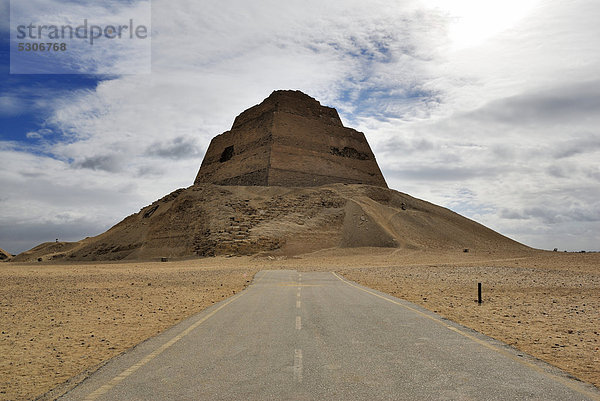 Meidum Pyramide  Ägypten  Afrika