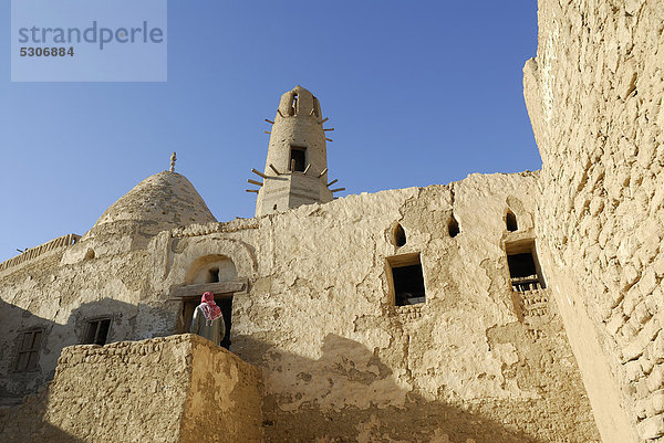 Minarett der Nasr el Din-Moschee  El Qasr  Oase Dakhla  Libysche Wüste  Ägypten  Afrika