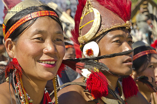 Stammesangehörige vom Stamm der Phom  auf dem jährlich stattfindenden Hornbill Festival  Kohima  Indien  Asien