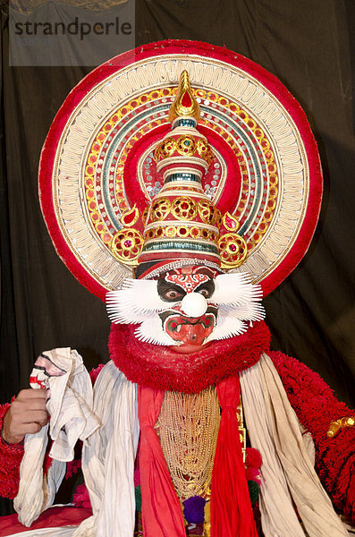 Bali-Darsteller  Kathakali Tanztheater  Perattil  Kerala  Indien  Asien
