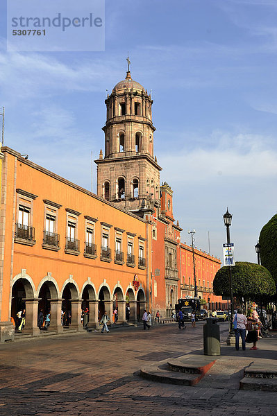 Zocalo  zentraler Platz von Santiago de QuerÈtaro  UNESCO Weltkulturerbe  Querataro  Mexiko  Lateinamerika  Nordamerika