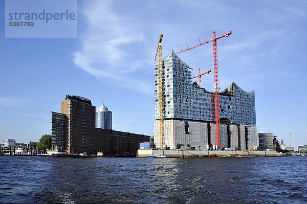 Blick auf die Baustelle der Elbphilharmonie  Hansestadt Hamburg  Deutschland  Europa