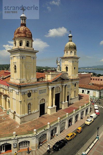 Kathedrale Catedral Nuestra SeÒora de la AsunciÛn  Santiago de Cuba  Kuba  Karibik