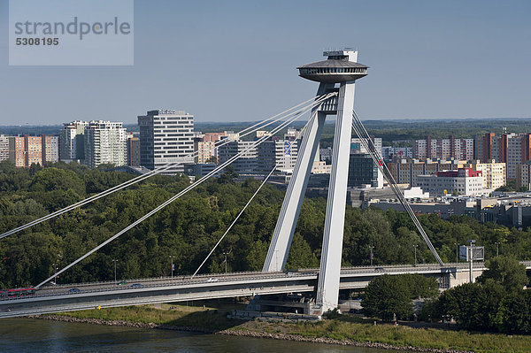 Novy Most  Neue Brücke  Bratislava  Pressburg  Slowakei  Europa  ÖffentlicherGrund