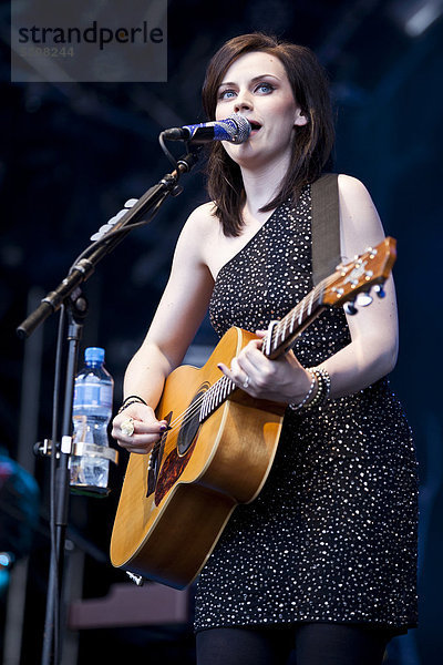 Die schottische Singer-Songwriterin Amy Macdonald live beim Heitere Open Air in Zofingen  Schweiz  Europa