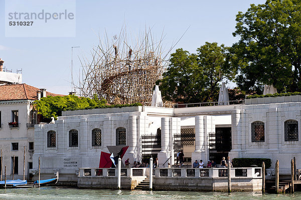 Peggy Guggenheim Collection am Canal Grande  Venedig  Italien  Europa