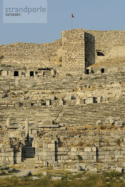 Ruinen von Milet  Miletos  Miletus  Milatos  griechisch-römisches Amphitheater  bei der heutigen Ortschaft Balat  Provinz Aydin  Südägäische Küste  Südwesttürkei  Westküste  Westtürkei  Türkei  Europa  Vorderasien  Asien