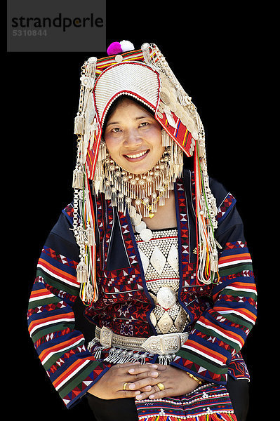 Frau vom Bergvolk der Akha in der PhameeAkha Tracht  Chiang Rai  Thailand  Asien