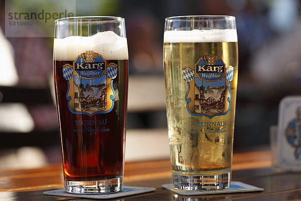 Biergläser  Dunkles Bier und Radler  Gasthaus Ähndl  Murnau  Oberbayern  Bayern  Deutschland  Europa