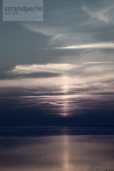 Sonnenuntergang am Meer  Nordseeküste  Deutschland  Europa