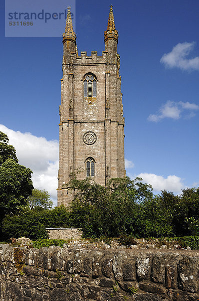 Turm der Widecombe Kirche  St Pancras Kirche  Widecombe in the Moor  Dartmoor Nationalpark  Devon  England  Großbritannien  Europa