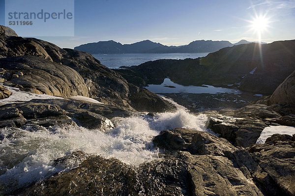 Wasserfall  Halbinsel Ammassalik  Beginn des Sermilik-Fjords  Ostgrönland  Grönland