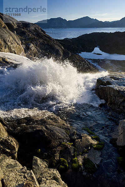 Wasserfall  Halbinsel Ammassalik  Beginn des Sermilik-Fjords  Ostgrönland  Grönland