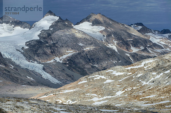 Berge am Mittivakkat-Gletscher  Halbinsel Ammassalik  Ostgrönland  Grönland