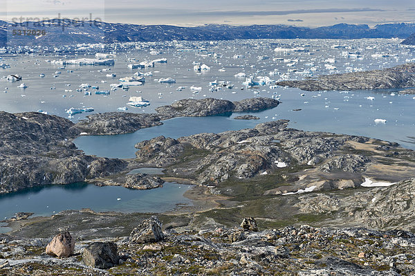 Eisberge bei Tiniteqilaaq  Halbinsel Ammassalik  Sermilik-Fjord  Ostgrönland  Grönland