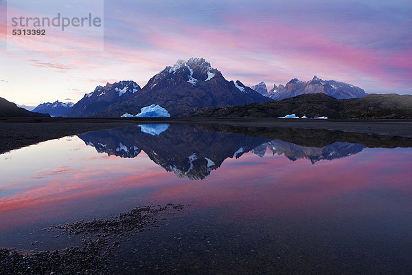 Torres del Paine Nationalpark  Patagonien  Chile  Südamerika