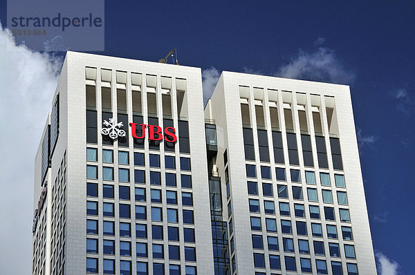 Opernturm mit der Schweizer UBS AG  Westend  Bankenviertel  Frankfurt am Main  Hessen  Deutschland  Europa  ÖffentlicherGrund