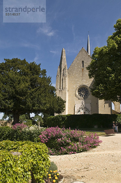 Schloss  Chateau de Montreuil-Bellay  erbaut 13. bis 15. Jahrhundert  noch heute bewohnte mittelalterliche Burg  Montreuil-Bellay  Maine-et-Loire  Loiretal  Frankreich  Europa