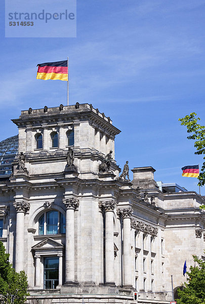 Reichstagsgebäude  Reichstag  Plenarbereich Reichstagsgebäude  Sitz des Deutschen Bundestages  Rückansicht  Berlin  Deutschland  Europa