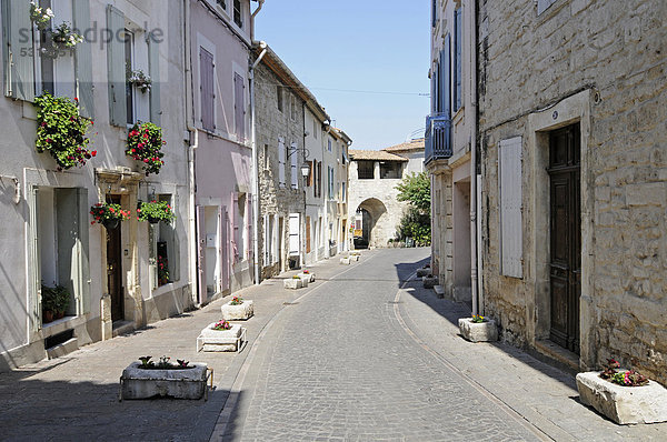 Gasse  Altstadt  Saint Gilles du Gard  Languedoc Roussillon  Frankreich  Europa