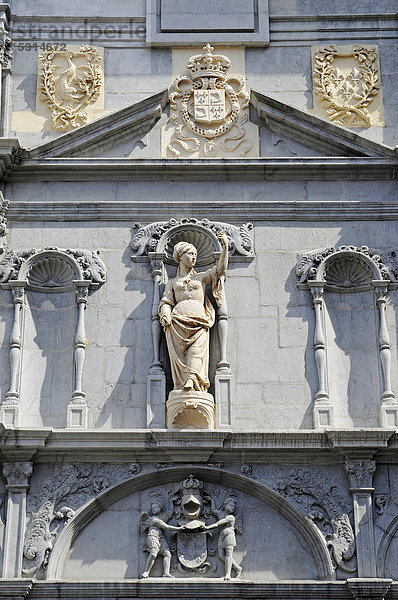 Skulptur  Fassade  Ancien Palais de Justice  Justizpalast  Place de Saint Andre  Grenoble  Rhone-Alpes  Frankreich  Europa