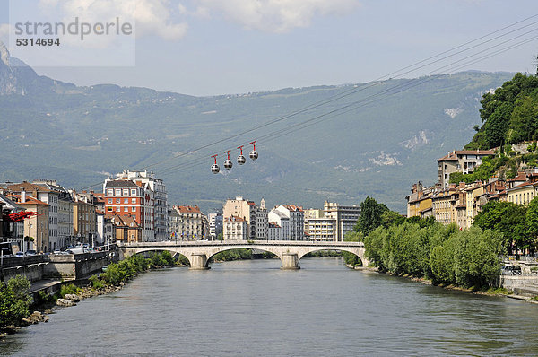 Seilbahn über den Fluss Isere zum Fort de la Bastille  Pont Marius Gontard  Brücke  Grenoble  Rhone-Alpes  Frankreich  Europa