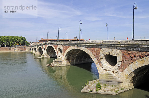 Pont Neuf Brücke  Fluss Garonne  Toulouse  Departement Haute-Garonne  Midi-Pyrenees  Frankreich  Europa