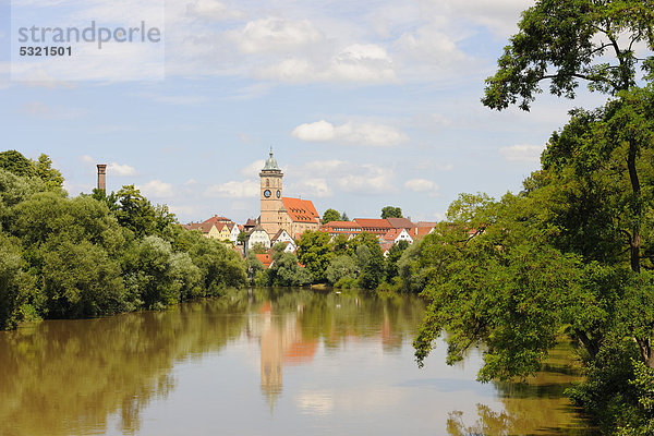 Stadtkirche Sankt Laurentius am Neckar  Nürtingen  Baden-Württemberg  Deutschland  Europa  ÖffentlicherGrund