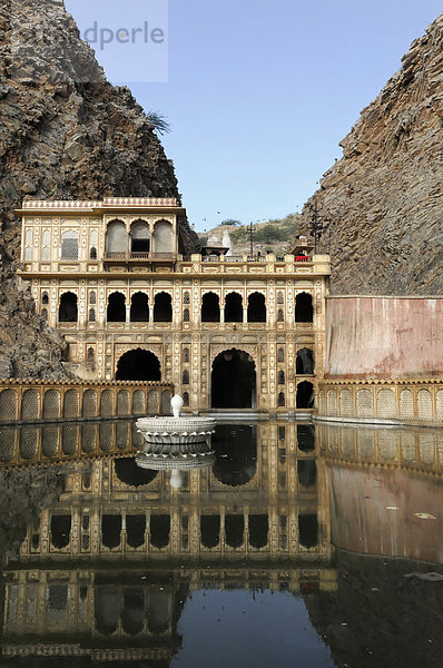 Hindu-Tempel  Galta-Schlucht  Galta  Jaipur  Rajasthan  Nordindien  Asien