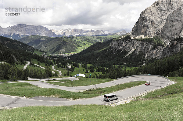 Panoramablick nach Osten  Grödner Joch oder Passo Gardena  Passhöhe 2121m  im Tal Corvara  Gröden  Dolomiten  Südtirol  Italien  Europa