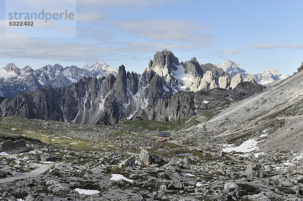 Bergpanorama Richtung Süden  Nähe Lavaredo Hütte  2344m  im Hochpustertal  Sexten  Dolomiten  Südtirol  Italien  Europa