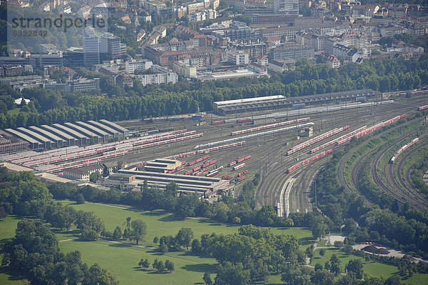 Luftbild  der Abstellbahnhof im Rosensteinpark und die Gleisanlagen  die bei Stuttgart21 verschwinden sollen  Stuttgart  Baden-Württemberg  Deutschland  Europa