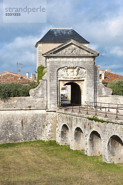 Befestigungsanlage von Saint-Martin-en-Re  entworfen und konstruiert von Vauban  Campani-Tor  Unesco Weltkulturerbe  Ile de Re  Departement Charente Maritime  Frankreich  Europa