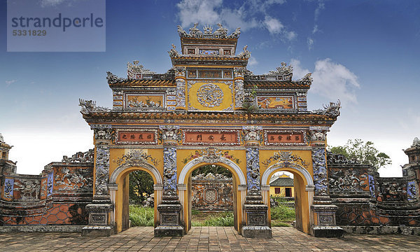Nordtor  Hoa Binh  Kaiserpalast Hoang Thanh  Verbotene Stadt  Purpurstadt  Hue  UNESCO-Weltkulturerbe  Vietnam  Asien