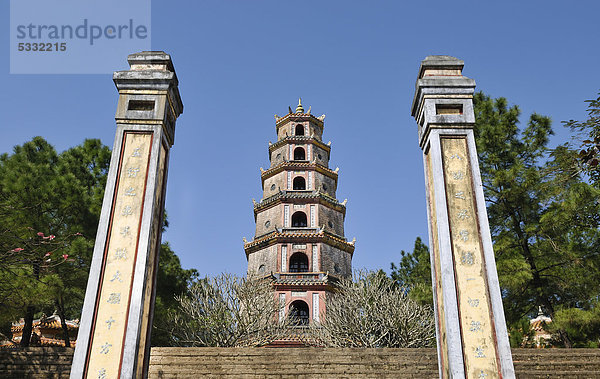 Phuoc Duyen Turm  Thien Mu Pagode  Pagode der himmlischen Frau  Hue  UNESCO Weltkulturerbe  Vietnam  Asien