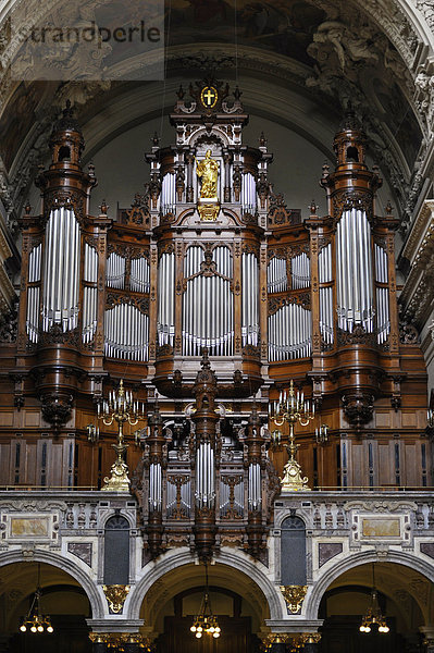 Sauer-Orgel mit 7269 Pfeifen  Berliner Dom  auch Oberpfarrkirche oder Dom zu Berlin  Museumsinsel  Innenaufnahme  UNESCO Weltkulturerbe  Bezirk Mitte  Berlin  Deutschland  Europa