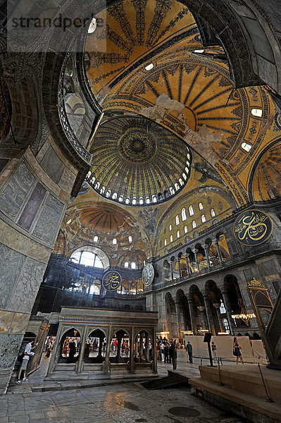 Hagia Sophia  Ayasofya  Hauptraum  Hauptschiff  Istanbul  Türkei