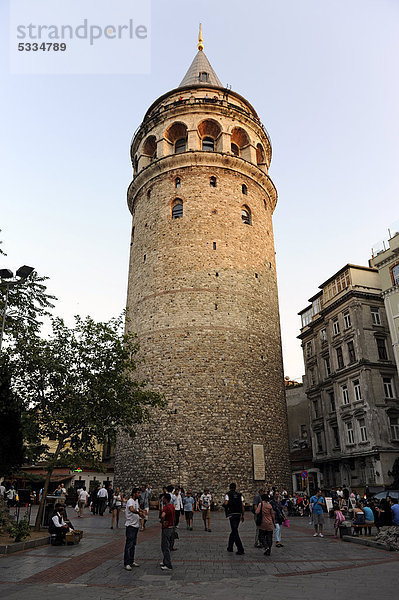 Galata Kulesi  Galata Turm  Stadtteil Beyoglu  Istanbul  Türkei