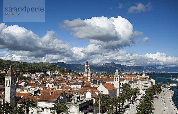 Blick über die Altstadt von Trogir  UNESCO-Weltkulturerbe  Dalmatien  Kroatien  Europa