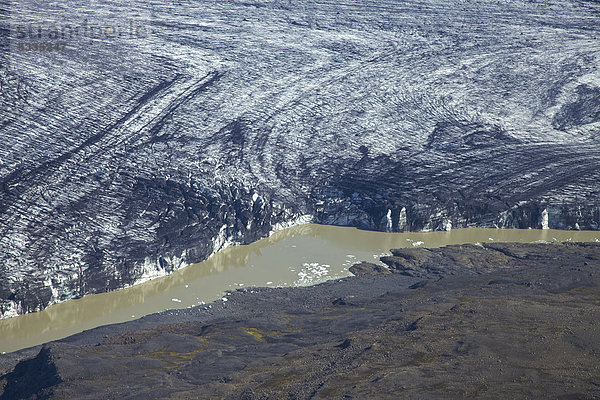 Luftaufnahme  Gletschersee mit Kalbeis des Vatnajökull  Island  Europa