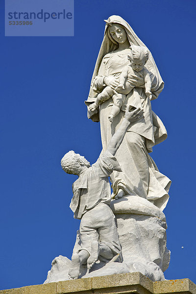 Denkmal für Schiffbrüchige  Plogoff  Bretagne  Frankreich  Europa