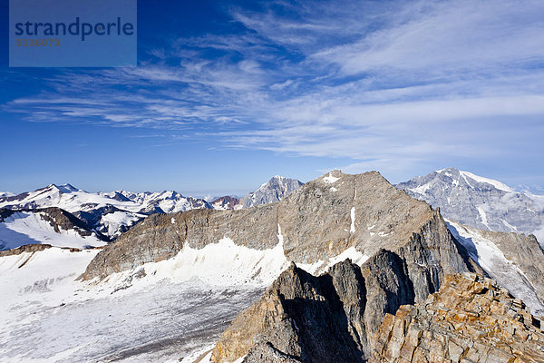 Ausblick beim Aufstieg zum Hohen Angelus  Ortlergebiet  hinten der Ortler  König und Vertainspitz  Dolomiten  Südtirol  Italien  Europa