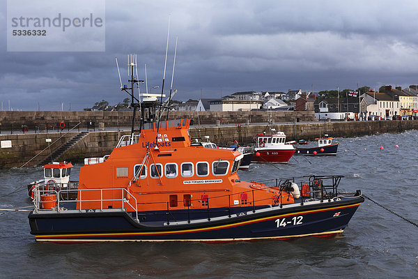 Rettungsboot  Hafen in Donaghadee  County Down  Nordirland  Irland  Vereinigtes Königreich  Europa  ÖffentlicherGrund