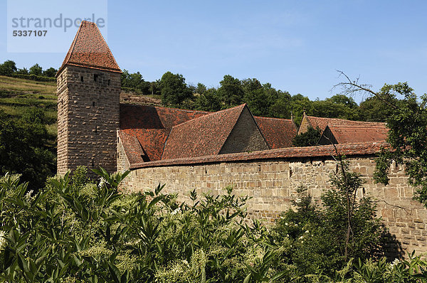 Haspelturm oder Hexenturm mit Klostermauer vom Kloster Maulbronn  Zisterzienserabtei von 1147-1556  Klosterhof 5  Maulbronn  Baden-Württemberg  Deutschland  Europa