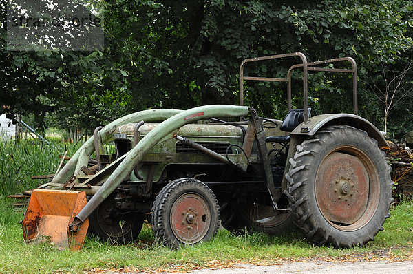 Alter Traktor der Marke Fendt von 1964  Othenstorf  Mecklenburg-Vorpommern  Deutschland  Europa