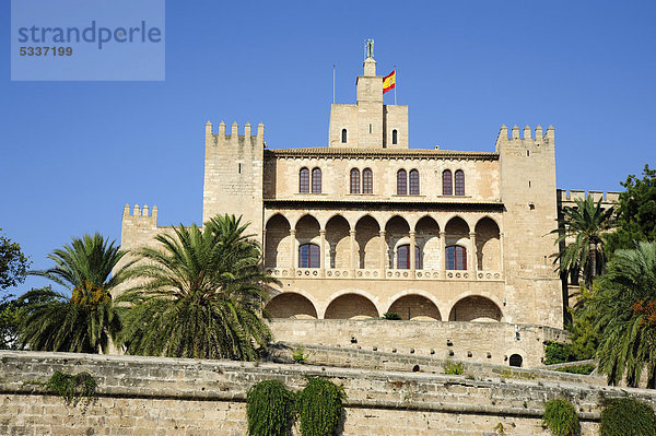 Almudaina Palast  Altstadt  Ciutat Antiga  Palma de Mallorca  Mallorca  Balearen  Mittelmeer  Spanien  Europa