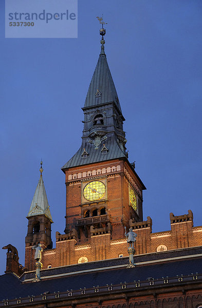 Rathausturm  Rathaus  Rathausplatz  Nachtaufnahme  Kopenhagen  Dänemark  Skandinavien  ÖffentlicherGrund