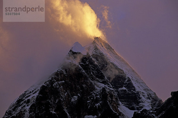 Gipfel in Wolken  Garhwal  nahe Gangotri  Uttaranchal  Uttarakhand Himalaya  Nordindien  Indien  Asien